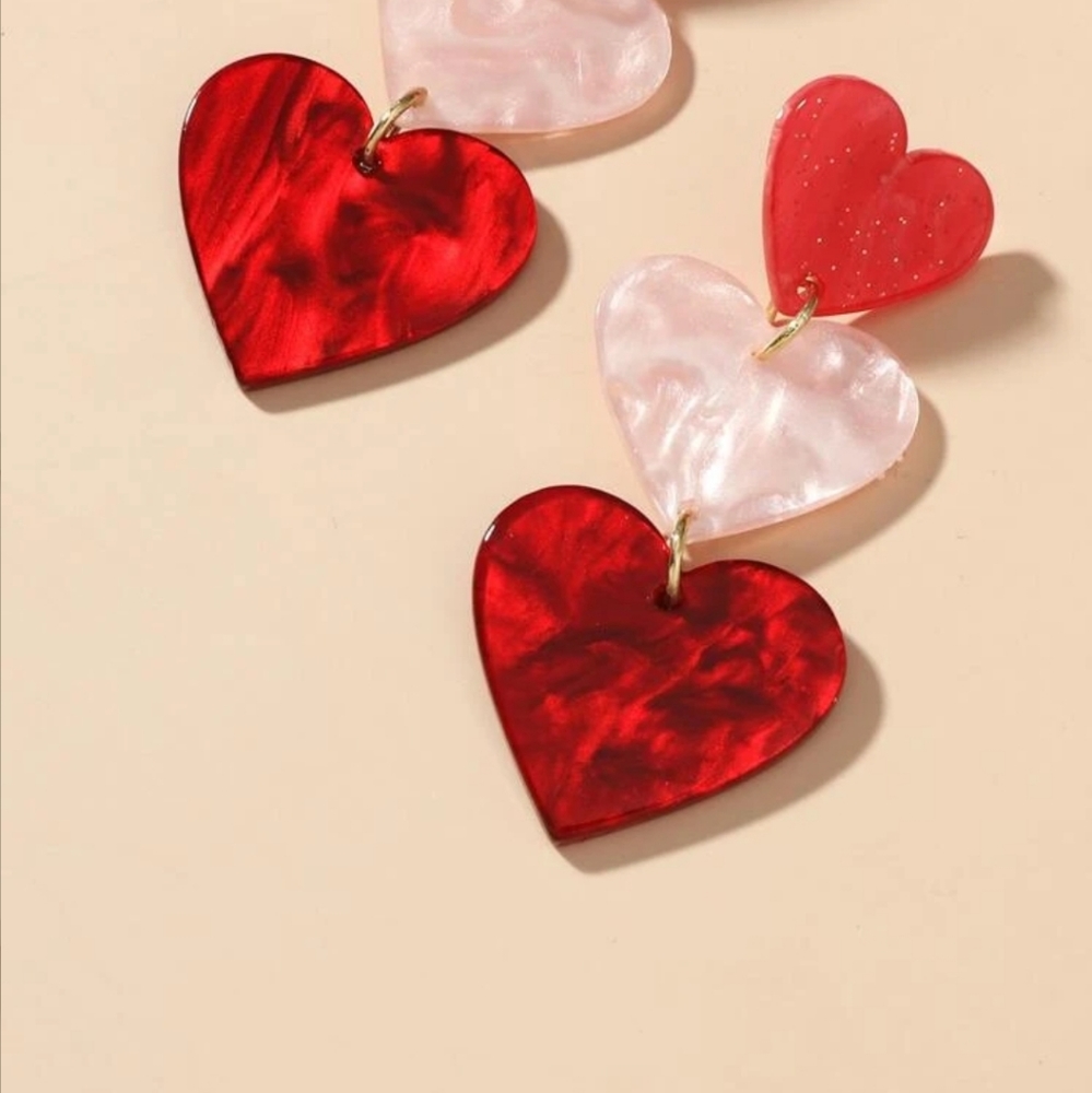 WHITE RED HEART DANGLE PEARLIZED EARINGS PEARLIZED HEART GLITTER EARRING SPARKLE - Picture 2 of 4